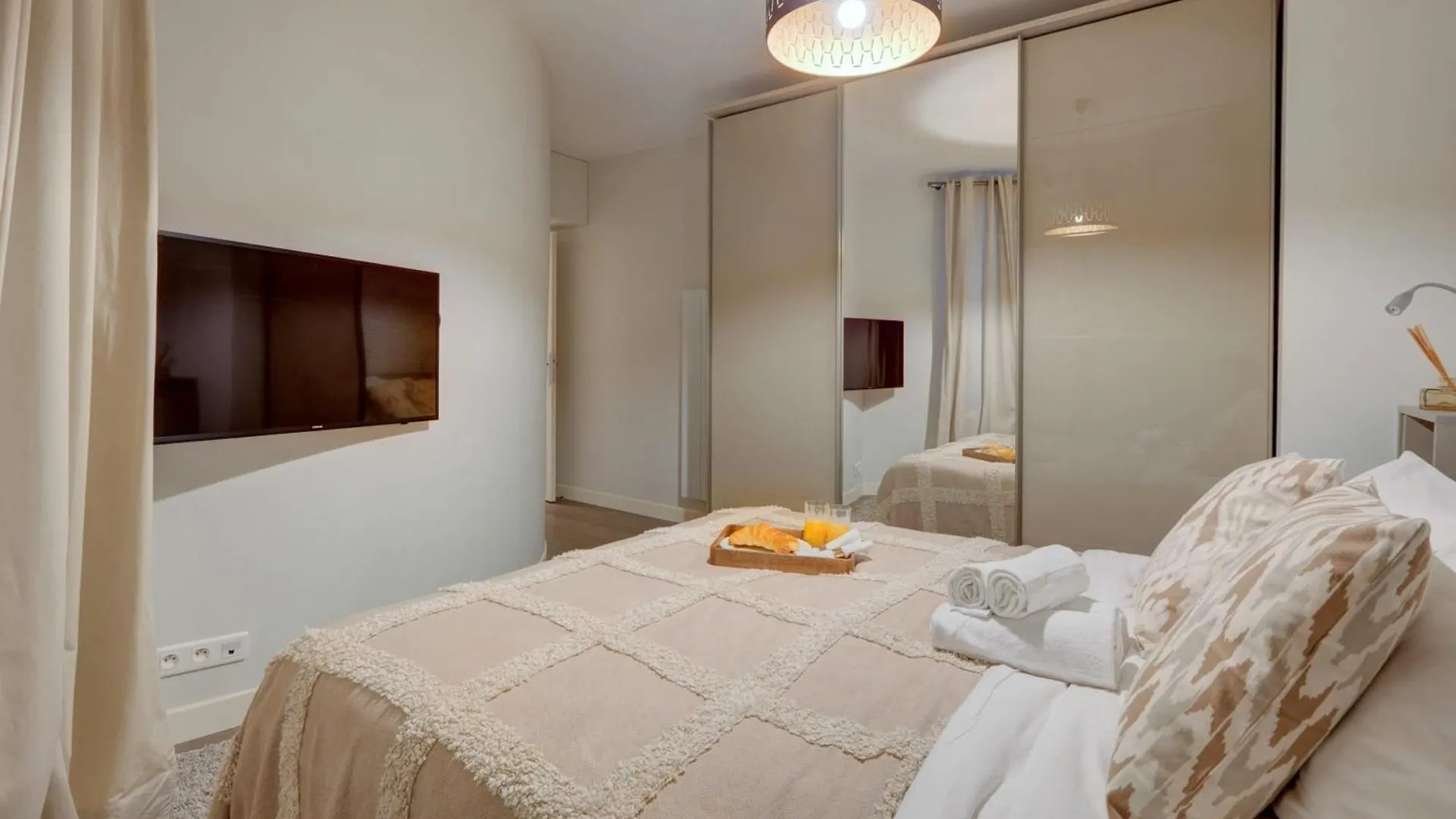 Apartment Arc De Triomphe & Theatre Marigny - 3br - Cityapartmentstay *
