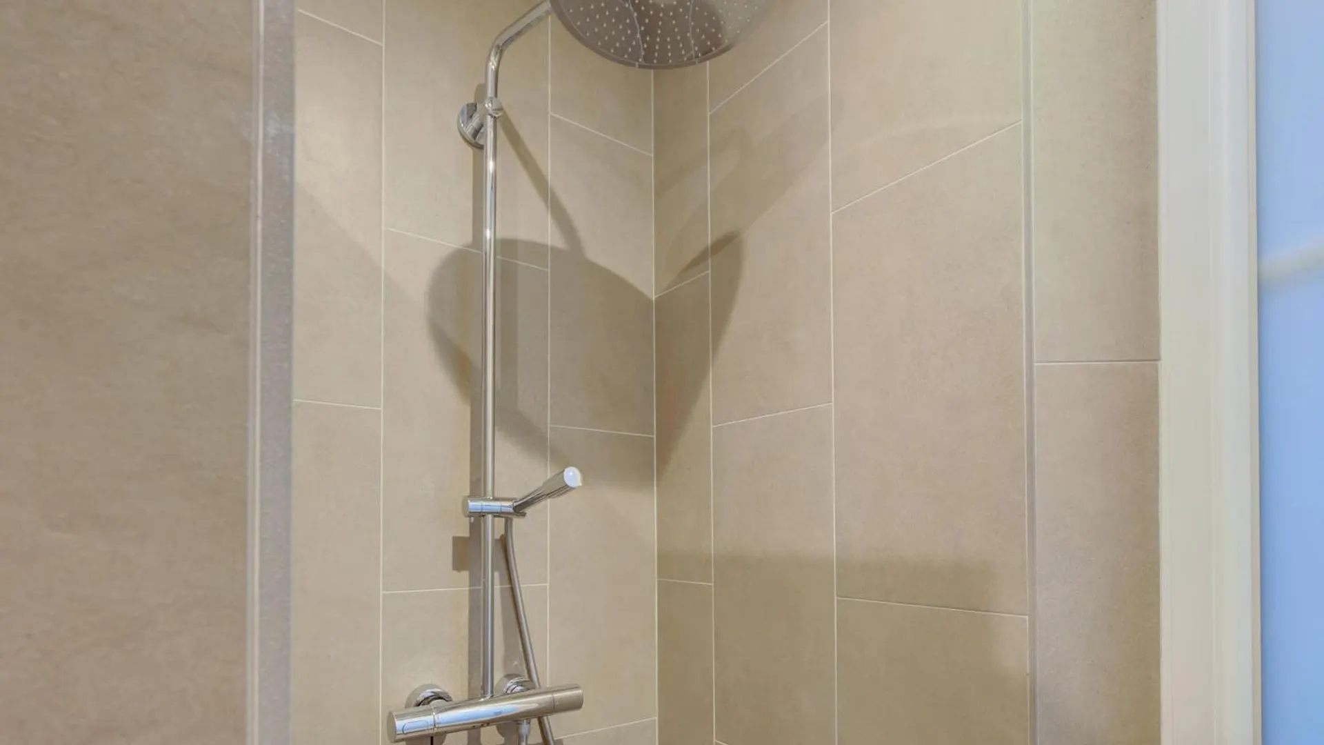 Arc De Triomphe & Theatre Marigny - 3br - Cityapartmentstay *