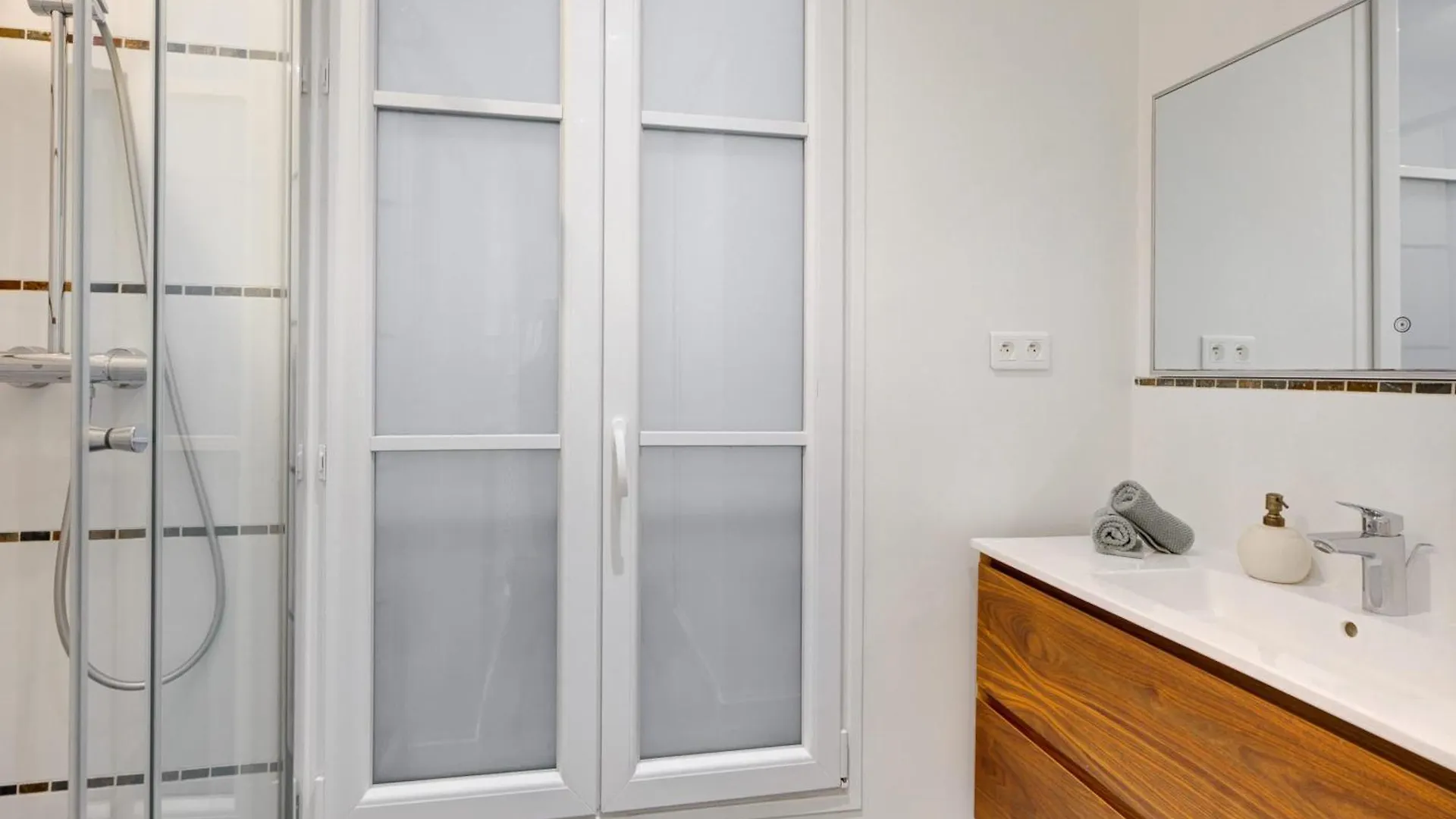 Arc De Triomphe & Theatre Marigny - 3br - Cityapartmentstay Paris