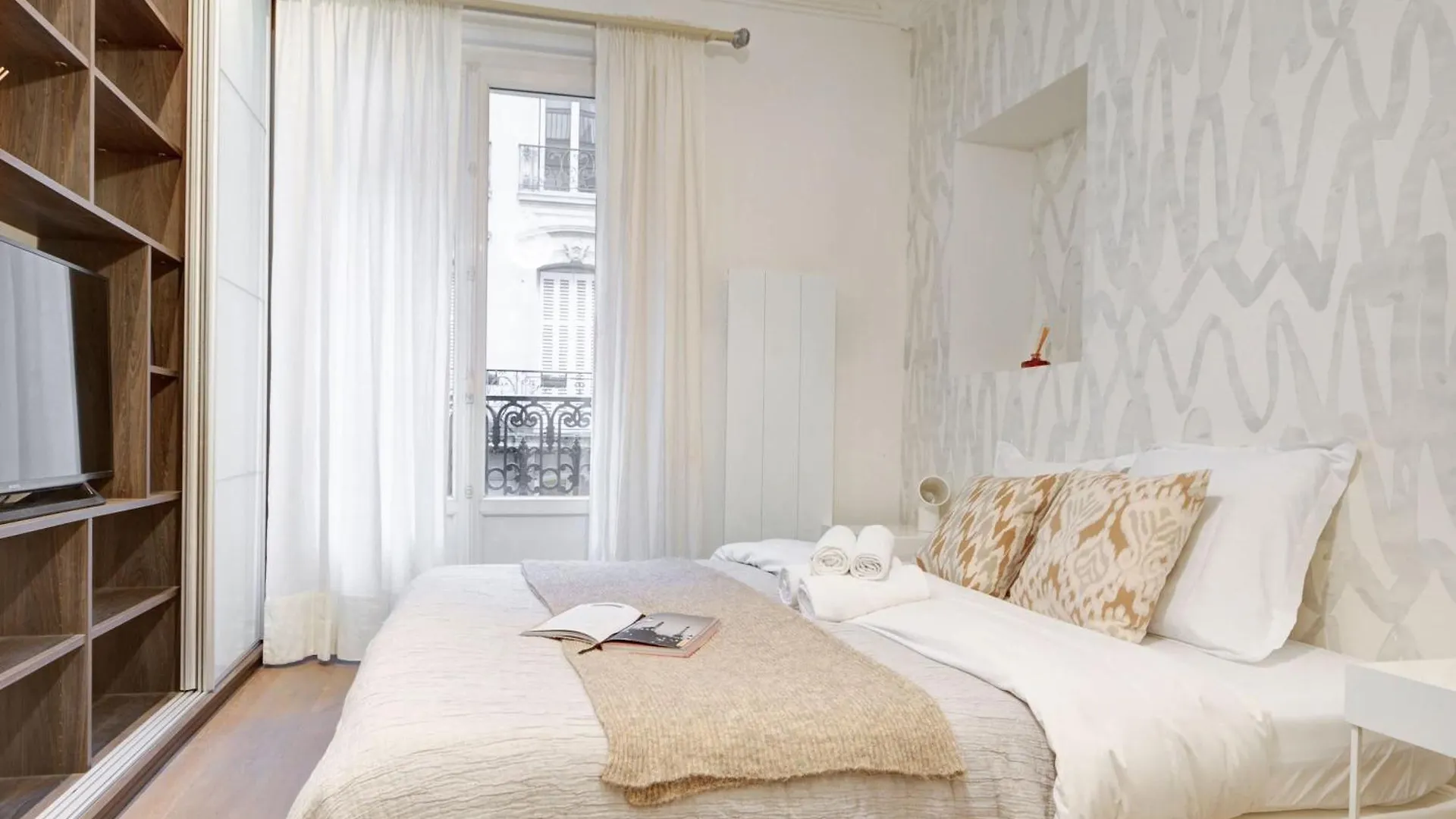Apartment Arc De Triomphe & Theatre Marigny - 3br - Cityapartmentstay *