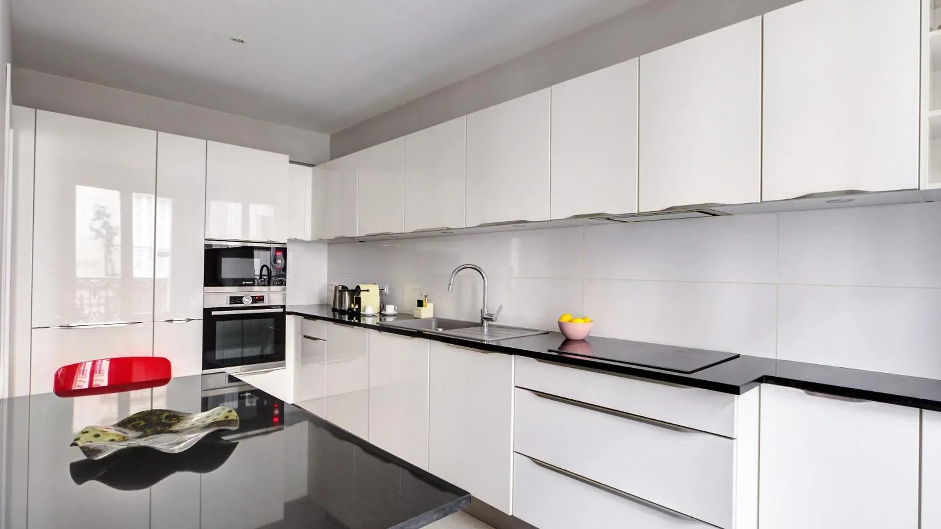 Arc De Triomphe & Theatre Marigny - 3br - Cityapartmentstay